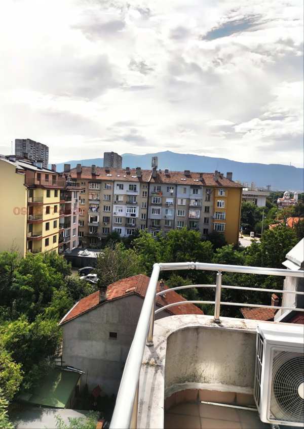 Дава под наем ателие, таван, гр. софия, зона б-19