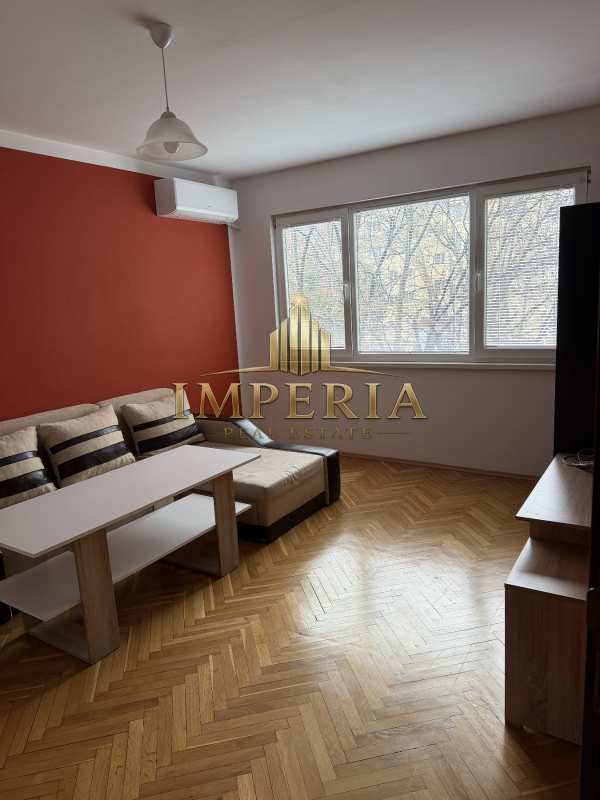 Дава под наем 2-стаен, гр. плевен, идеален център