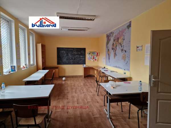 Дава под наем офис, гр. дупница, област кюстендил