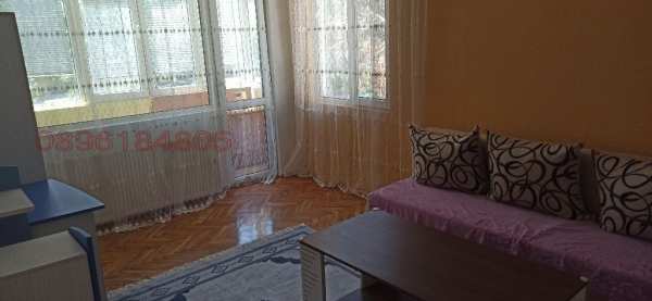 Дава под наем етаж от къща, гр. шумен, математическа гимназия