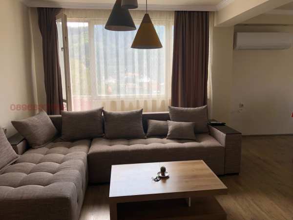 Дава под наем 3-стаен, гр. брезник, област перник