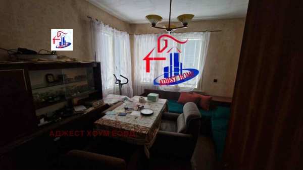 Дава под наем етаж от къща, гр. шумен, добруджански