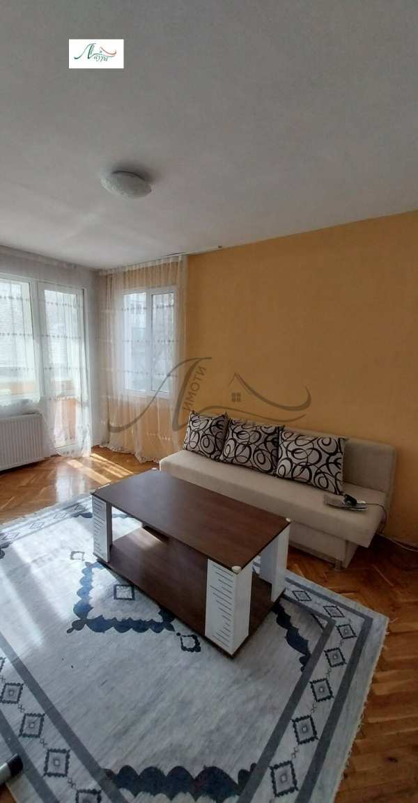 Дава под наем етаж от къща, гр. шумен, математическа гимназия