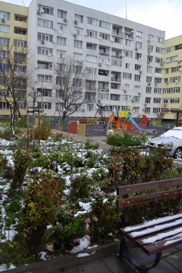 Дава под наем  2-стаен град Търговище, Център
      69 кв.м