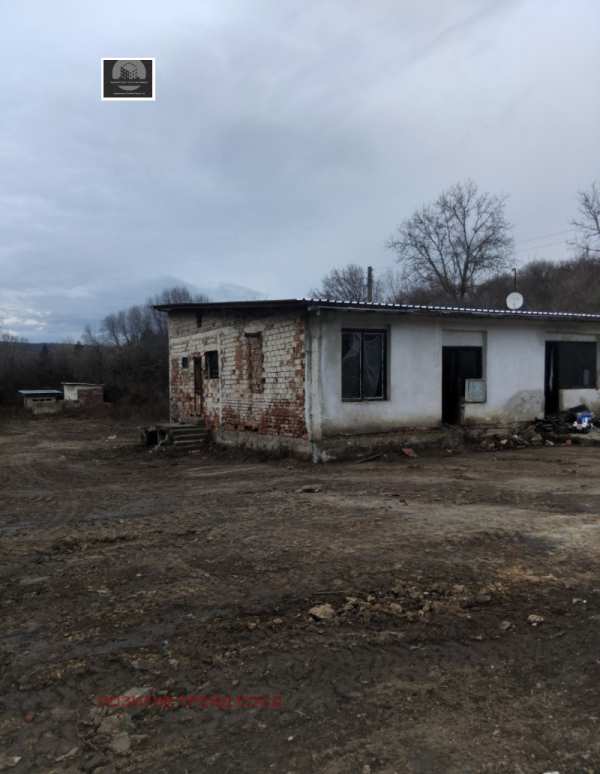 Дава под наем бизнес имот, гр. бобошево, област кюстендил