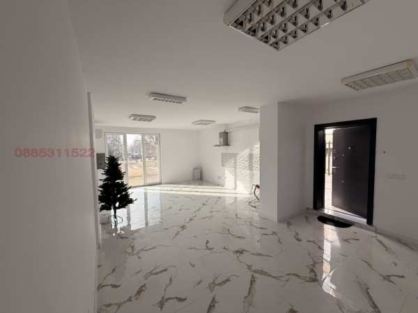 Дава под наем магазин, гр. ямбол, център