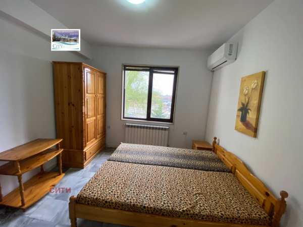 Дава под наем  многостаен град Пловдив, Кършияка
      180 кв.м