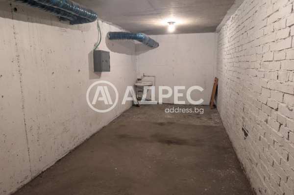 Дава под наем гараж, паркомясто, гр. софия, младост 4