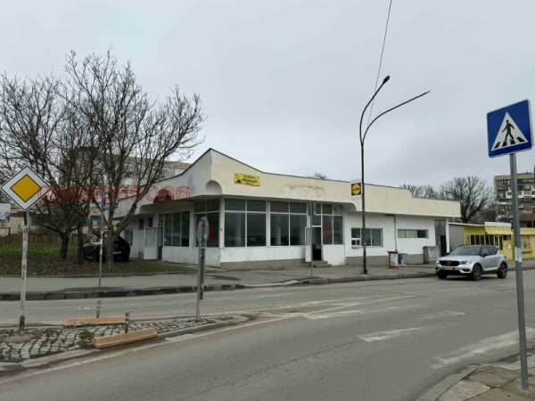 Дава под наем магазин, гр. разград, център