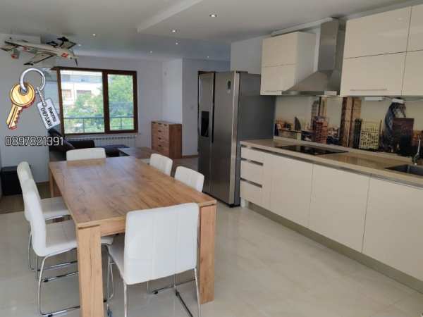 Дава под наем 4-стаен, гр. плевен, идеален център