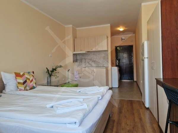 Дава под наем ателие, таван, гр. бургас, лазур