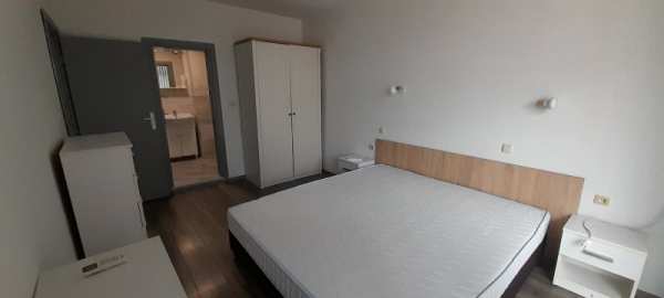 Дава под наем 4-стаен, гр. плевен, идеален център