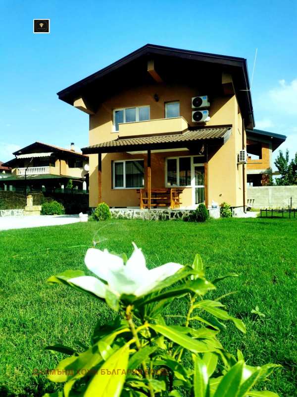 Дава под наем къща, с. брестник, област пловдив