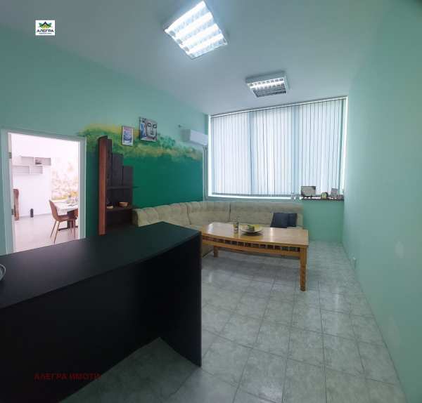 Дава под наем офис, гр. пазарджик, център