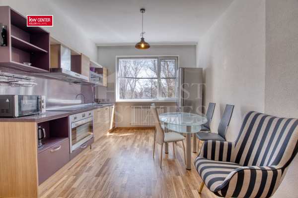 Дава под наем 3-стаен, гр. софия, докторски паметник