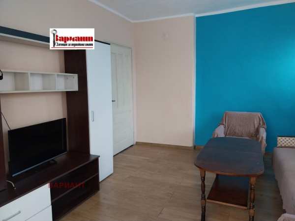 Дава под наем етаж от къща, гр. панагюрище, област пазарджик