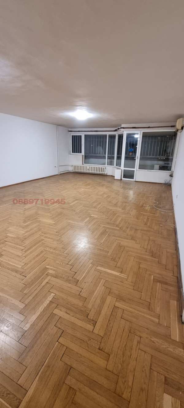 Дава под наем  многостаен град София, Борово
      200 кв.м