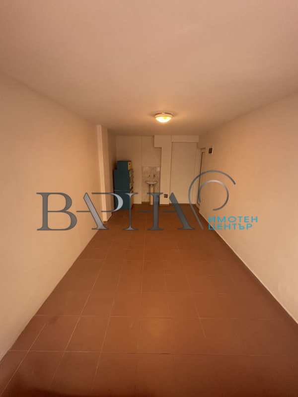 Дава под наем гараж, паркомясто, гр. варна, център