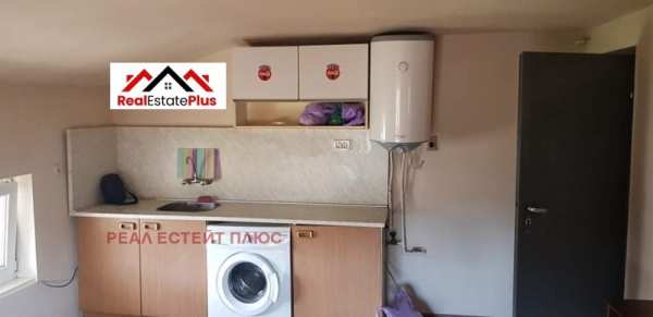 Дава под наем  ателие, таван град Плевен, Идеален център
      35 кв.м