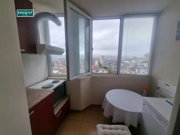 Дава под наем 1-стаен, гр. варна, левски 1