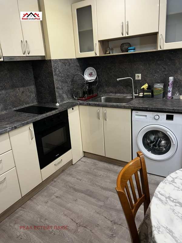 Дава под наем 3-стаен, гр. плевен, широк център