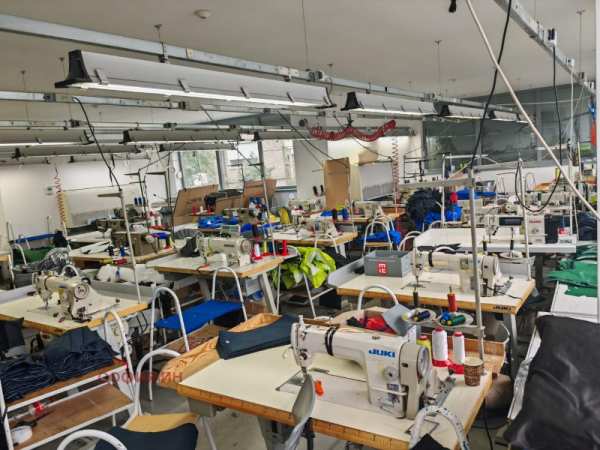 Дава под наем  пром. помещение гр. Дупница, област Кюстендил
      430 кв.м