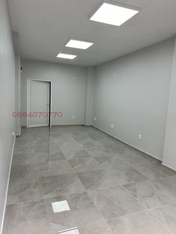 Дава под наем офис, гр. добрич, център