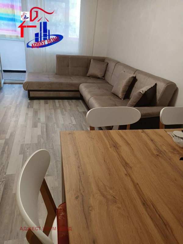 Дава под наем 2-стаен, гр. шумен, център