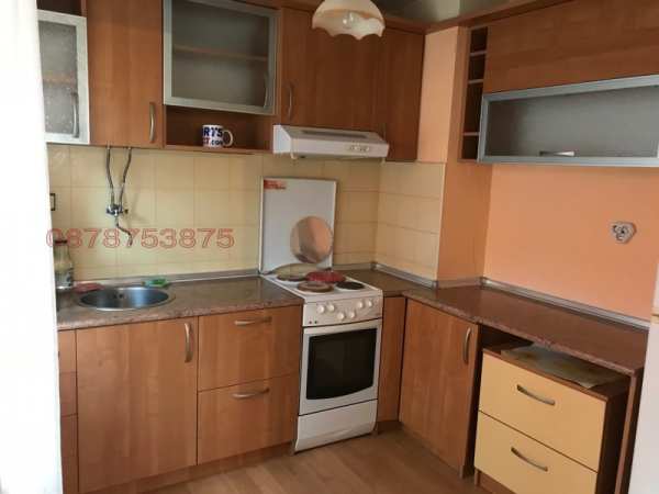 Дава под наем  3-стаен град Враца, Център
      100 кв.м