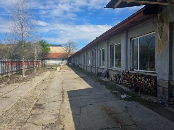 Дава под наем склад, гр. първомай, област пловдив