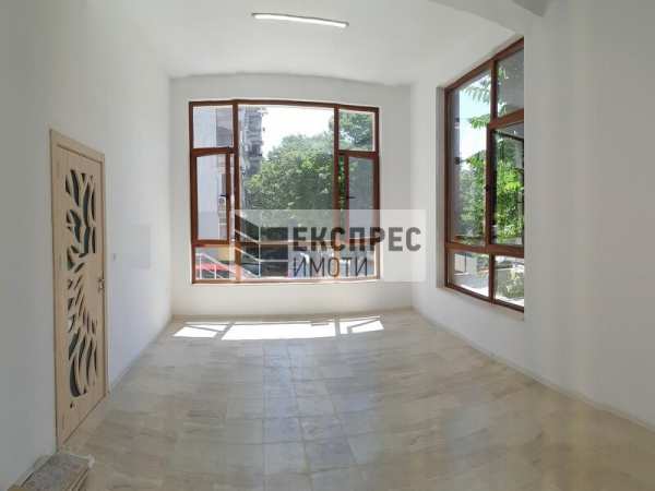 Дава под наем офис, гр. варна, левски 1