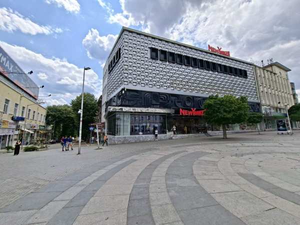 Дава под наем офис, гр. варна, операта