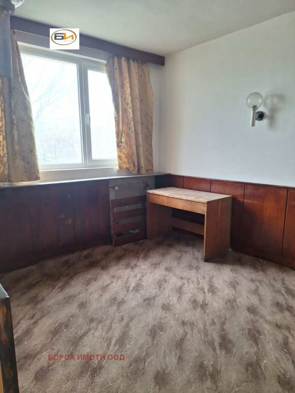 Дава под наем офис, гр. мездра, област враца