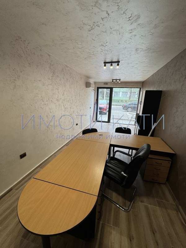 Дава под наем офис, гр. перник, изток