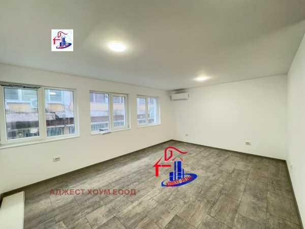 Дава под наем  офис град Шумен, Център
      40 кв.м