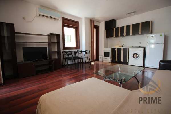 Дава под наем 2-стаен, гр. бургас, център