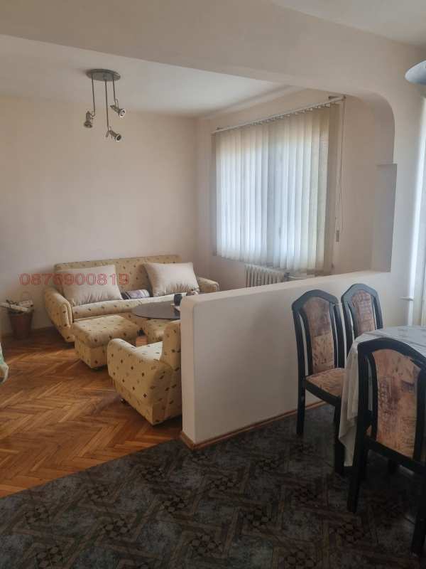 Дава под наем 3-стаен, гр. плевен, широк център