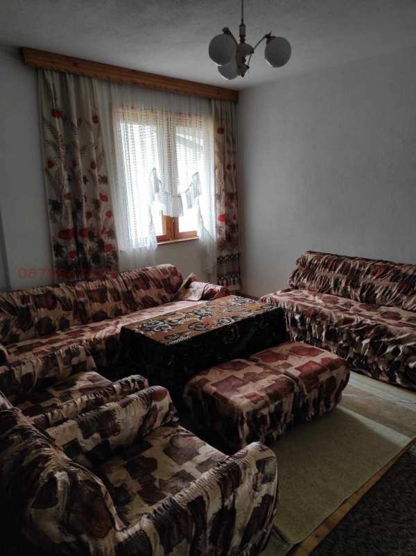 Дава под наем етаж от къща, гр. смолян, горно райково