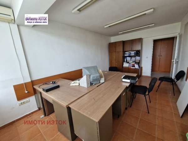 Дава под наем офис, гр. перник, център