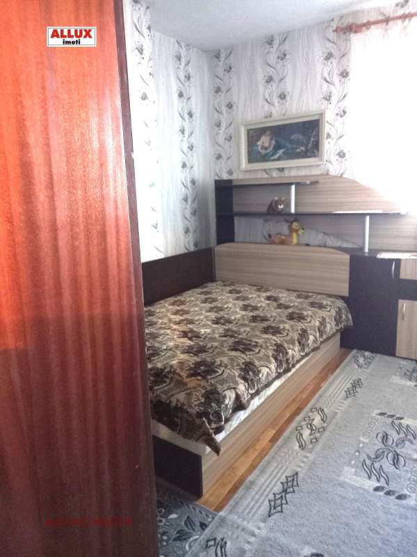 Дава под наем 3-стаен, гр. русе, хъшове