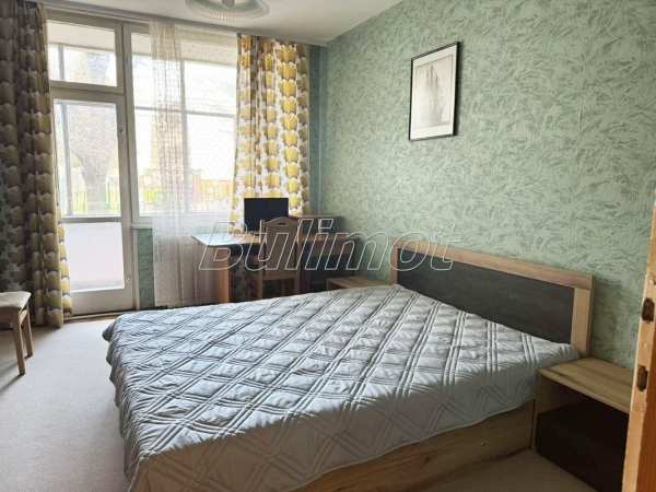 Дава под наем 4-стаен, гр. варна, център