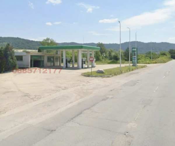 Дава под наем бизнес имот, гр. костенец, област софия област
