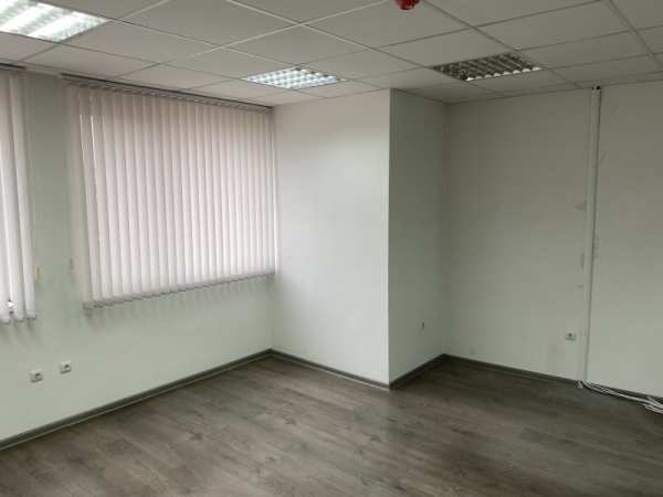 Дава под наем офис, гр. перник, център