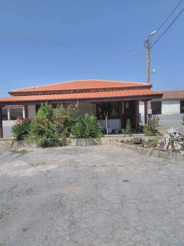 Дава под наем склад, с. коньово, област сливен