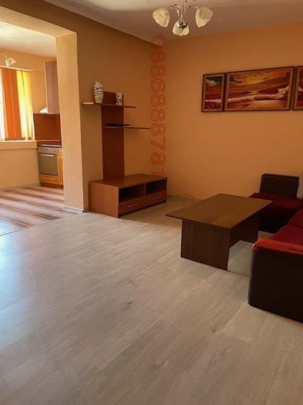 Дава под наем 3-стаен, гр. благоевград, идеален център