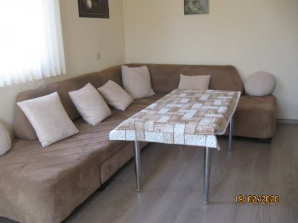 Дава под наем 2-стаен, гр. пазарджик, идеален център