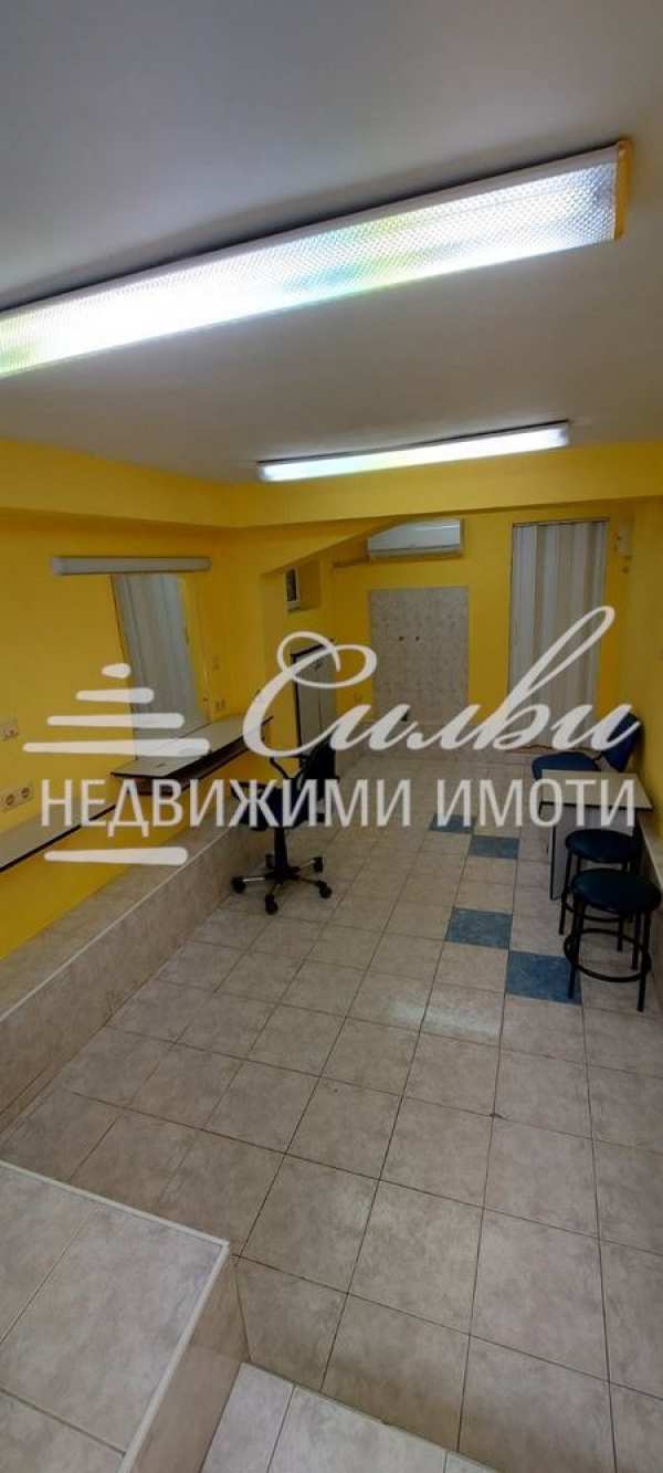Дава под наем офис, гр. шумен, център